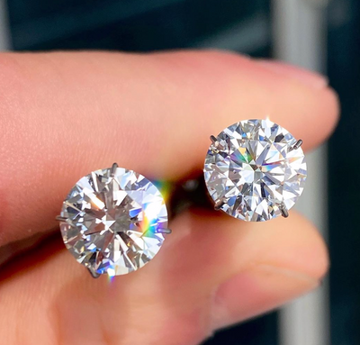 Rainbow Color In Moissanite