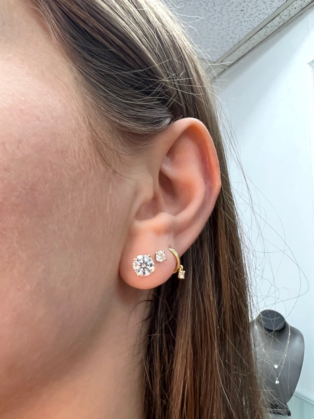 Round Cut Studs
