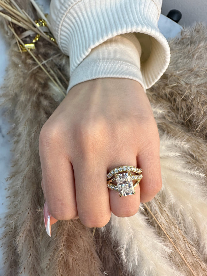 Stackable Pave Wedding Band with Curve (0.13 CT)