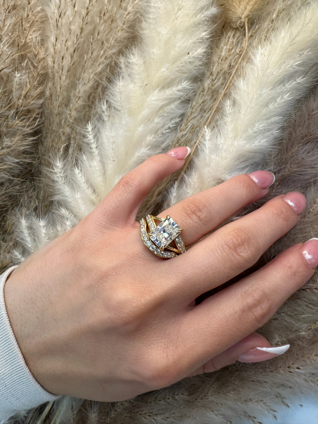 Stackable Pave Wedding Band with Curve (0.13 CT)