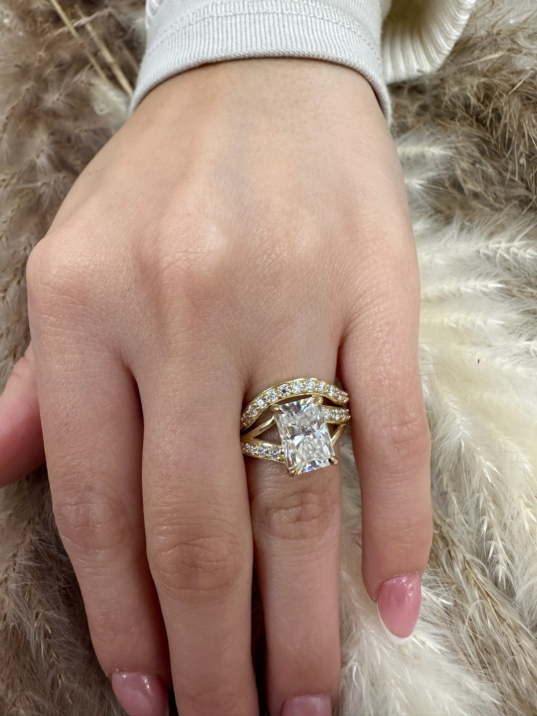 Stackable Pave Wedding Band with Curve (0.13 CT)