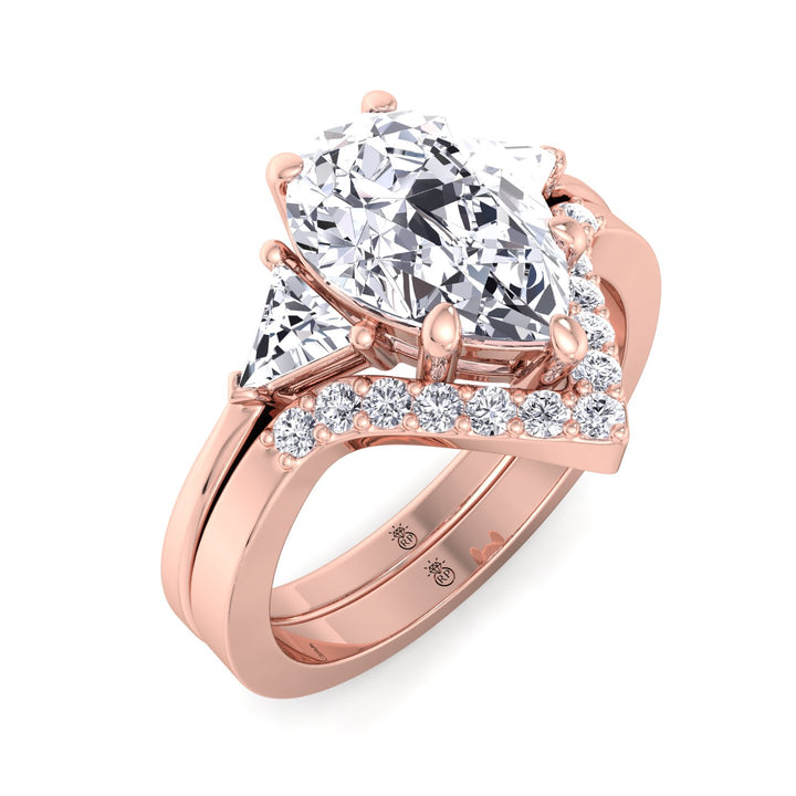 Wedding Band with Curve (0.07 CT)