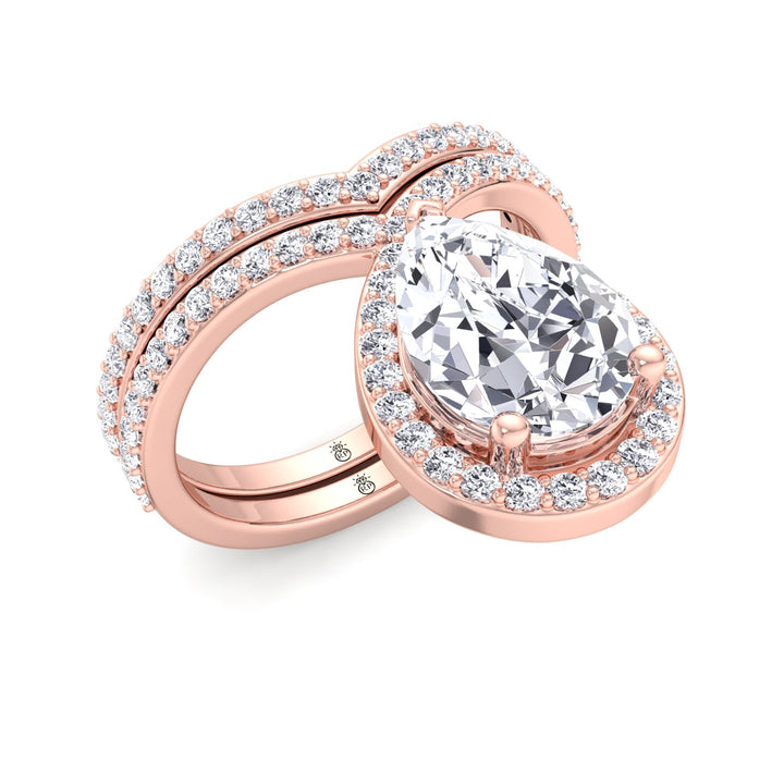 Curved Pave Wedding Band (0.26 CT)