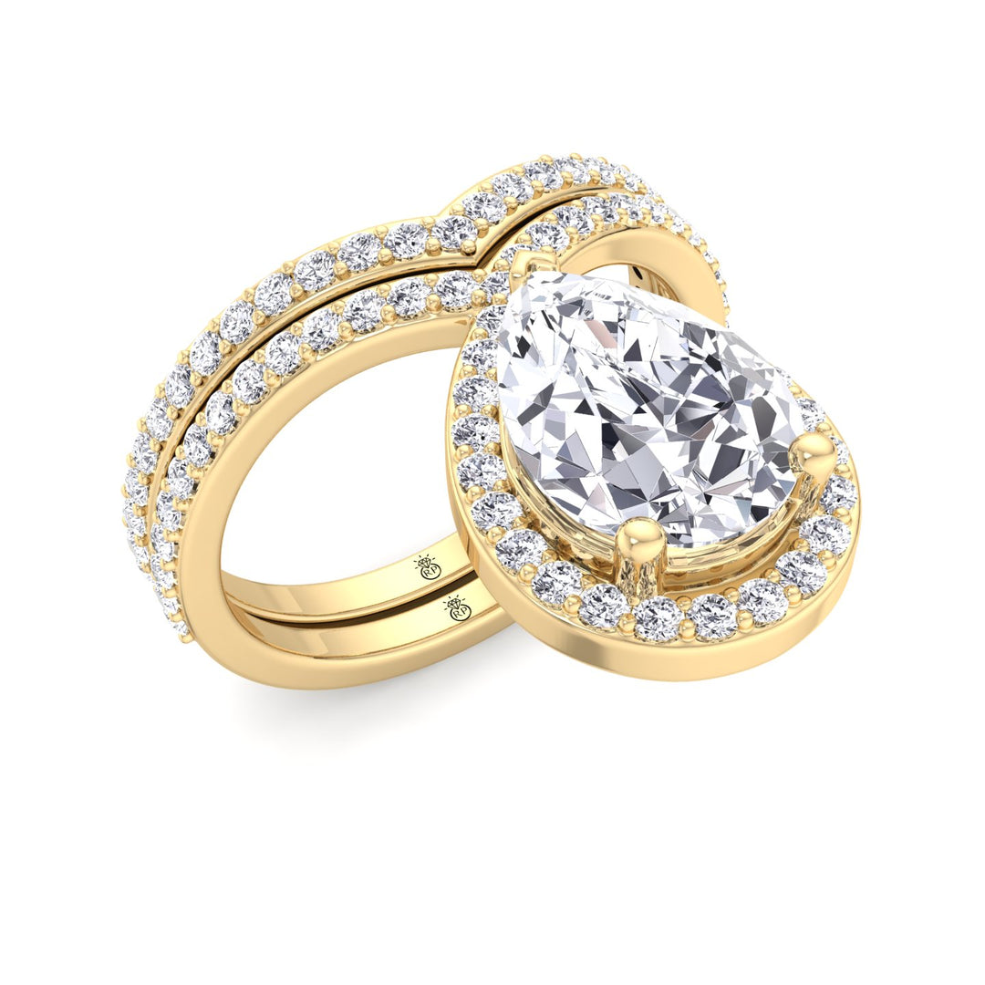 Curved Pave Wedding Band (0.26 CT)