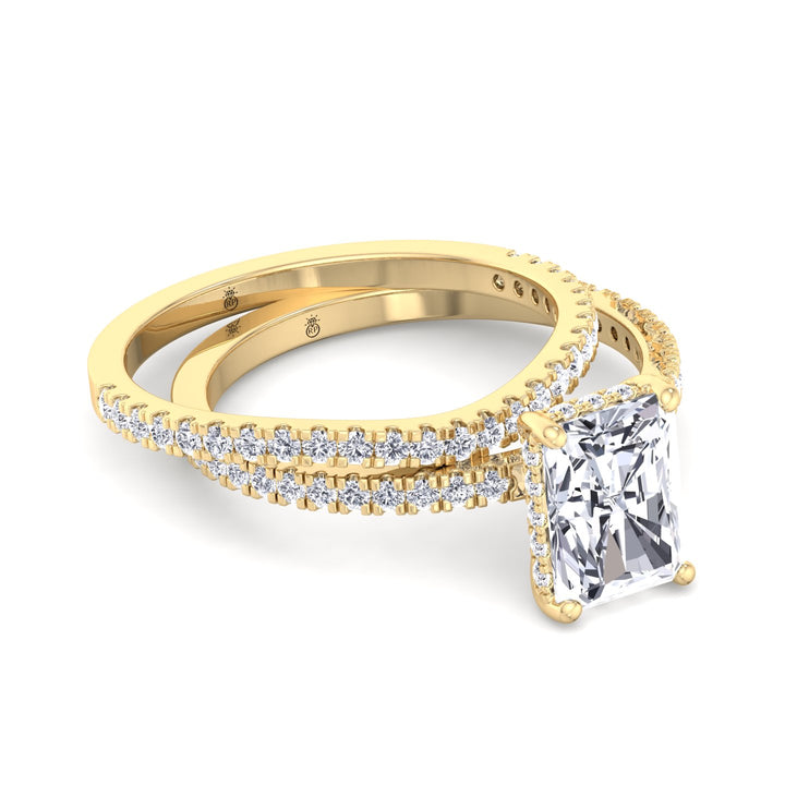 Pavé Wedding Band with Curve (0.24 CT)