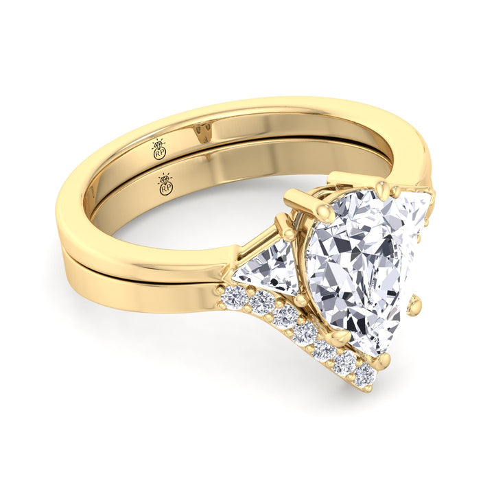 Wedding Band with Curve (0.07 CT)