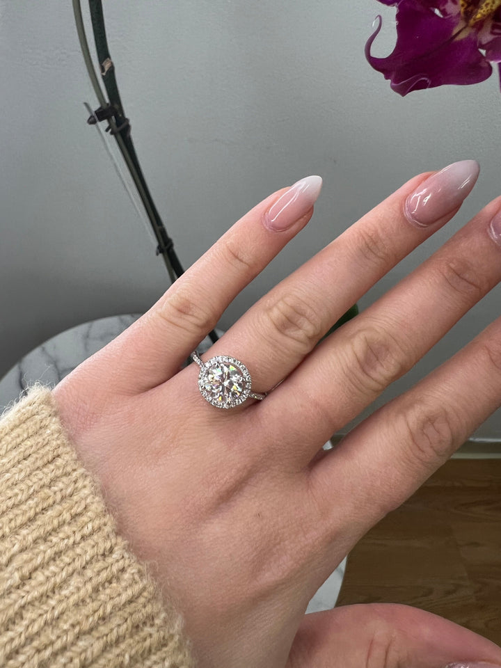 Round Cut Halo Engagement Ring