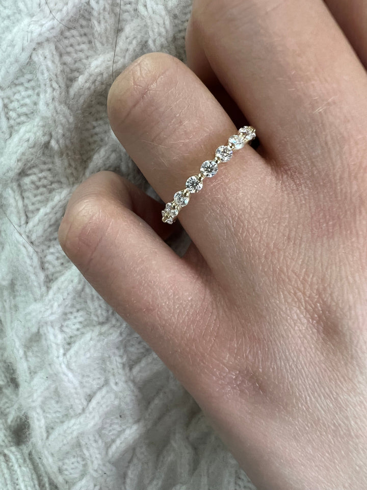 Round Cut Single Prong Eternity Band