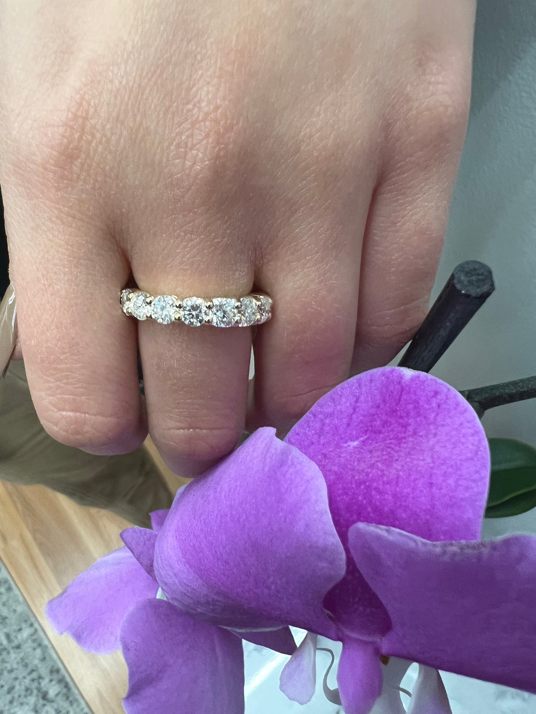 Double Shape - Round &amp; Cushion Cut Eternity Band